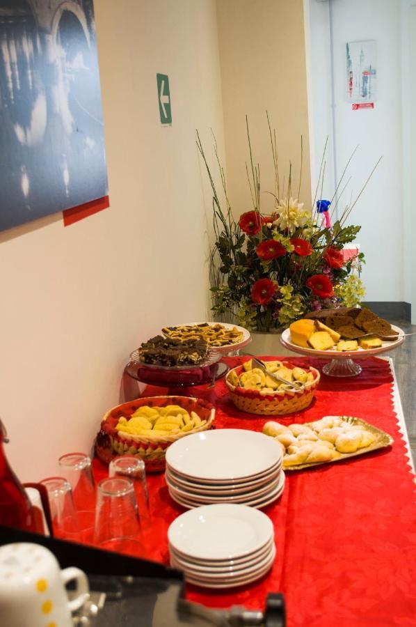 Relais Cola Di Rienzo Bed & Breakfast Rome Exterior photo