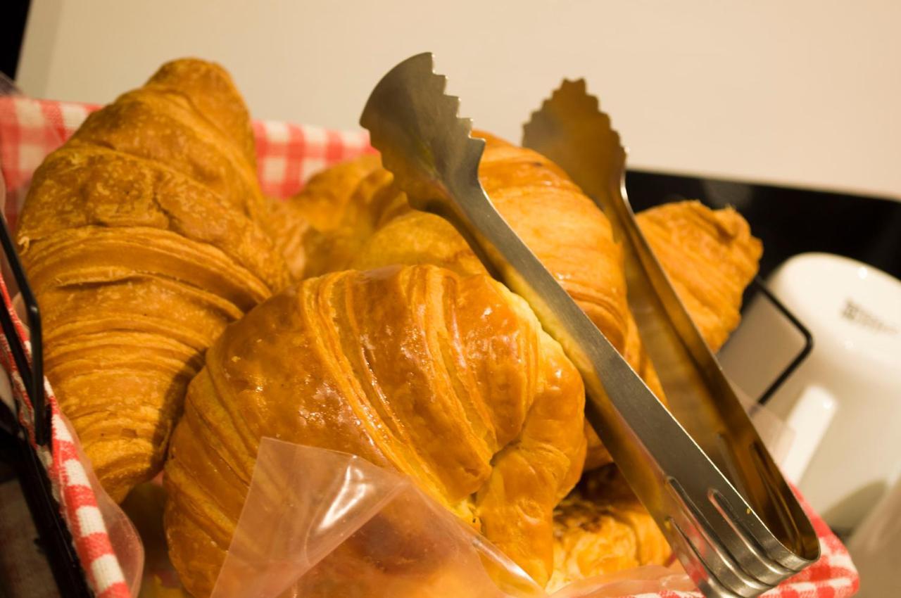 Relais Cola Di Rienzo Bed & Breakfast Rome Exterior photo